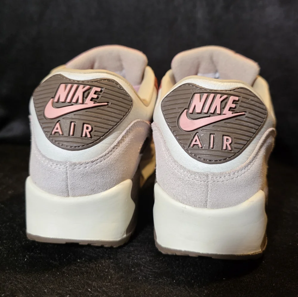 Nike Air Max Women's Sneakers - Pink/White